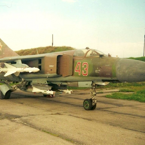 1.Истребитель-перехватчик МиГ-23П