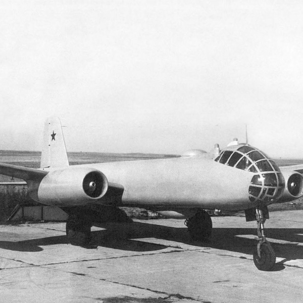 1.Опытный бомбардировщик 140 (EF-140V1).