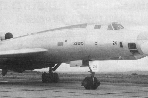 1.Первый серийный самолет-ракетоносец Ту-22К (борт № 24). 1960 г.