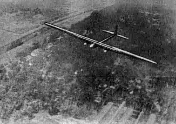 1.Планер Г-63 в полете. 1933 г.