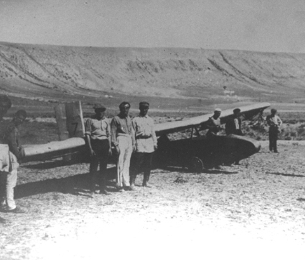 1.Планер Мастяжарт-3. Коктебель, осень 1927 г.