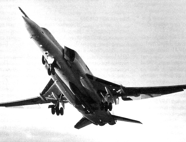 1.Ту-22М1 на взлете.