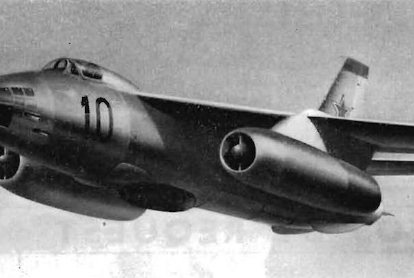 1б.Ил-54 в полете.