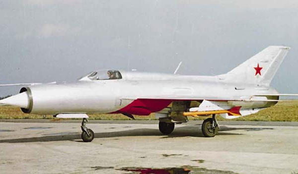 1б.МиГ-21ПФ с УР К-13