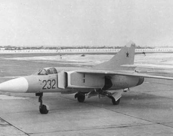 1г.Опытный МиГ-23 (23-11-2)
