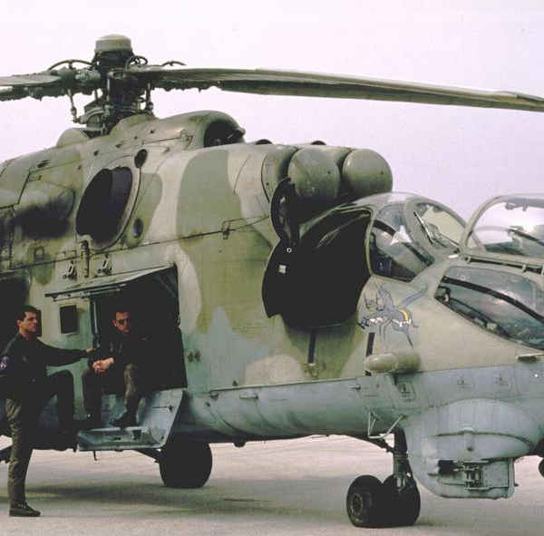 2.Ми-24В на стоянке.