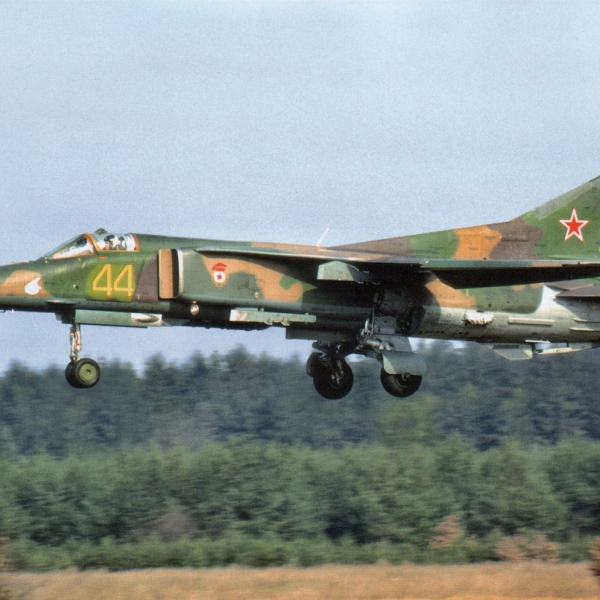 2.МиГ-27М из состава 19-го ГвАПИБ. Западная группа войск. Авиабаза Лерц. 1992г.