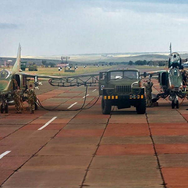 2.Подготовка пары МиГ-27Д к полету.