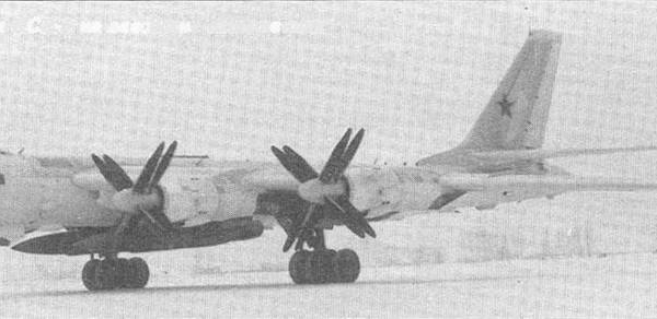 2.Ту-95М-5 с ракетами КСР-5 на заводских испытаниях.