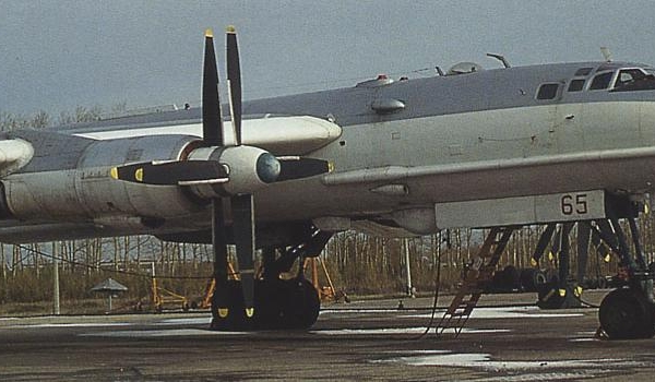 2.Ту-95МР-2 на стоянке. 2