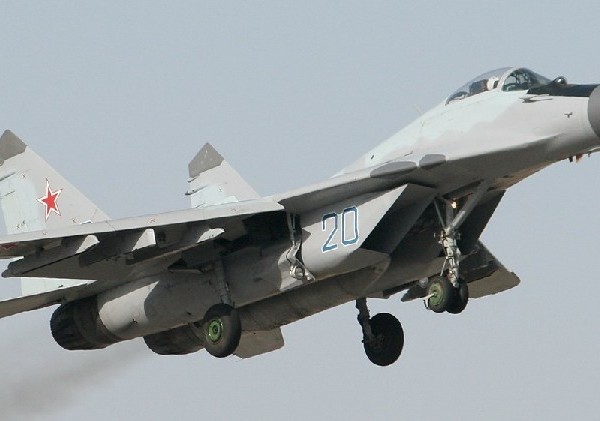 МиГ-29 (9-12) на взлете.