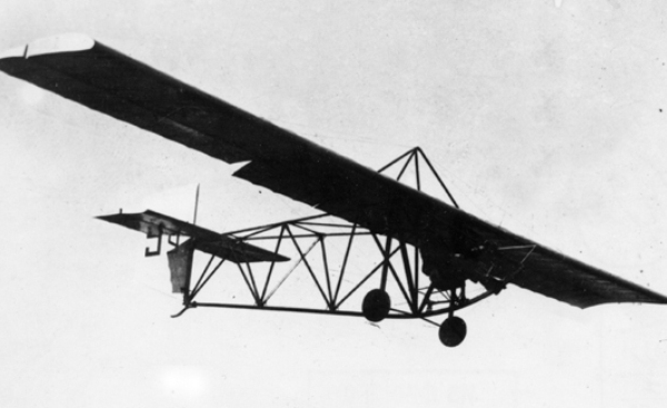 3.Планер КПИР-3 в полете. 1925 г.
