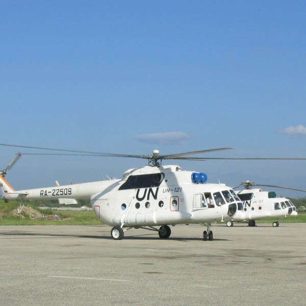 3.Вертолеты Ми-17 подразделения ООН.