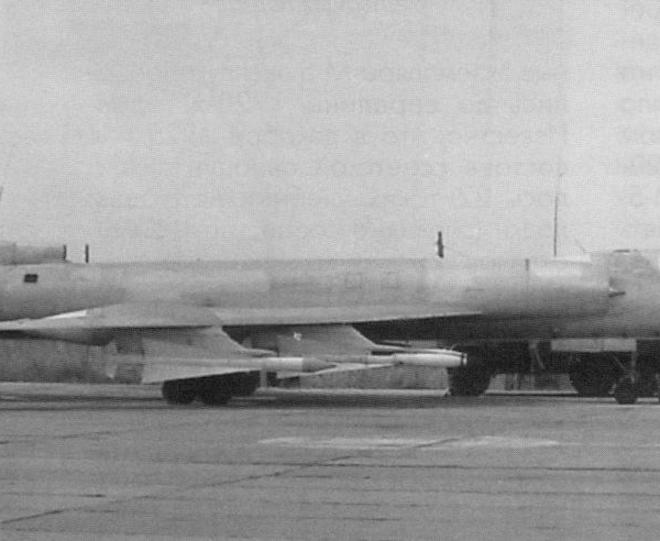3а.Ту-128 на стоянке.