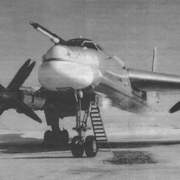 4.Ту-95КМ на стоянке. 2