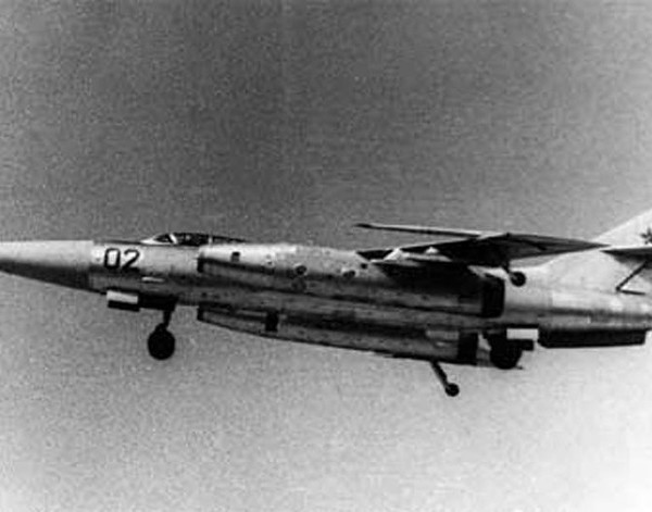 4.Як-28П после взлета.