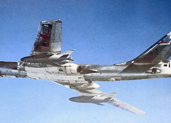 5.Ту-16КСР-2-11 в полете.