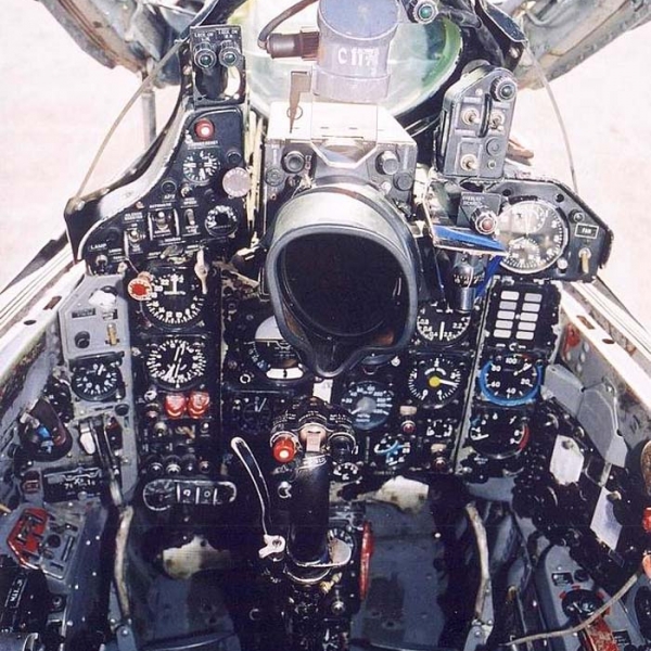 6.Кабина пилота МиГ-21ФЛ