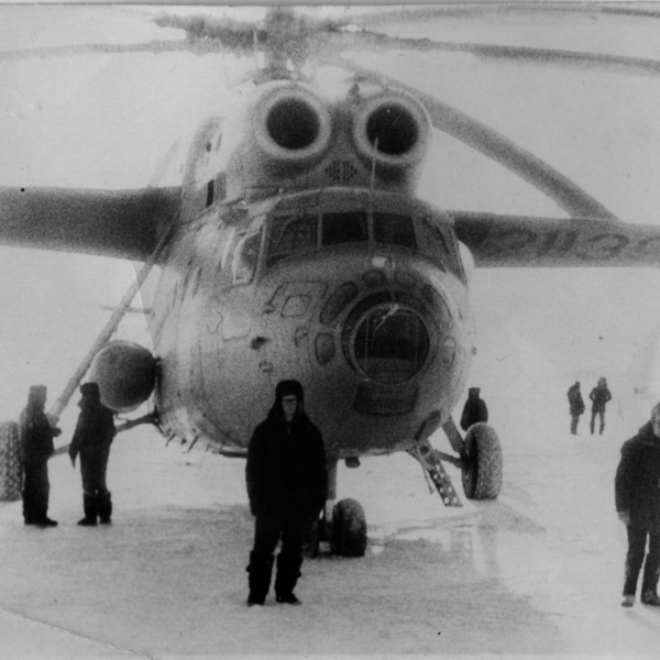 6.Ми-6А на погрузке техники. Север. 1974 г. 2.