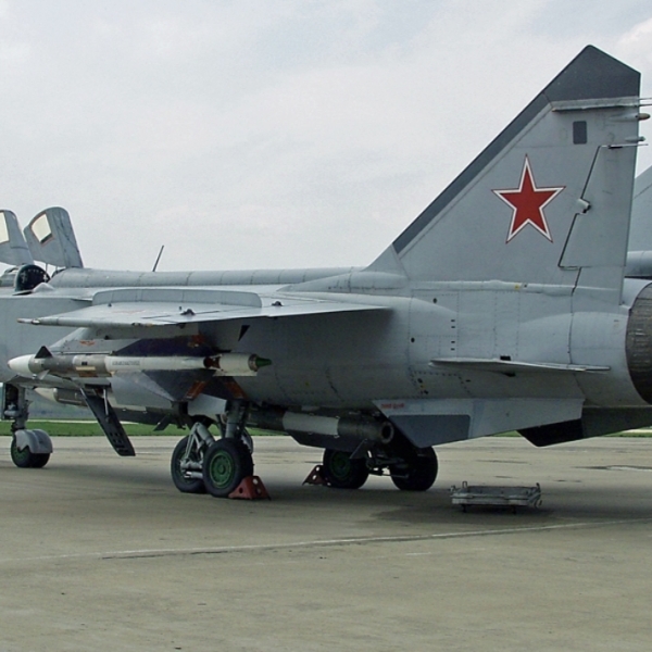 6.МиГ-31Б на стоянке.