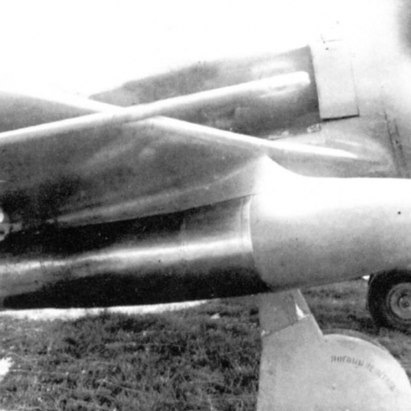 6.ПВРД-430 под крылом самолета 138.