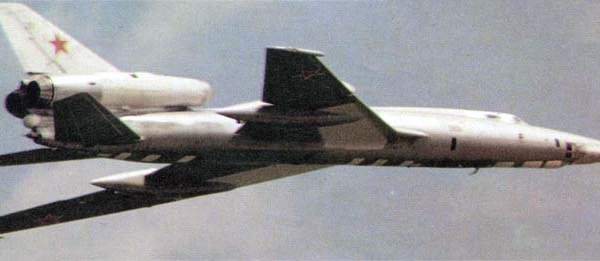 7.Ту-22Р в полете. 3