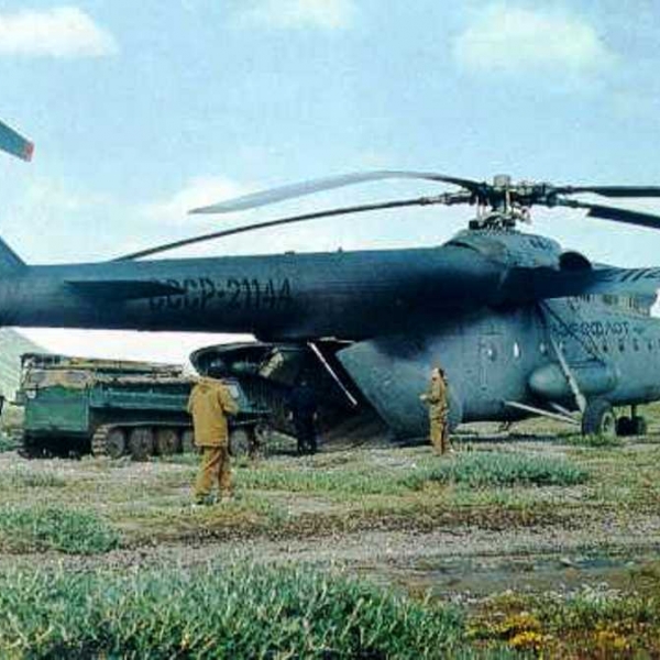 8.Ми-6А погрузка техники.