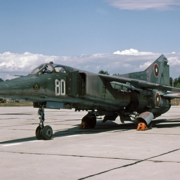 8.МиГ-23БН ВВС Болгарии на стоянке. 2