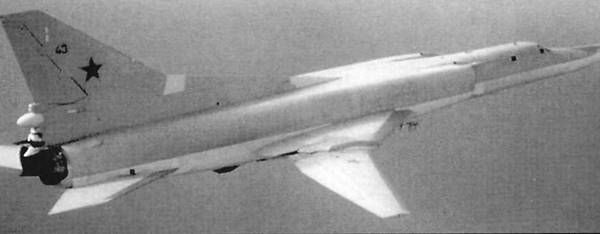 8.Ту-22М2 в полете.
