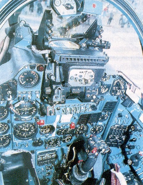 9.Кабина МиГ-23.