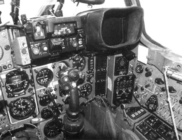 9.Кабина пилота МиГ-27М.