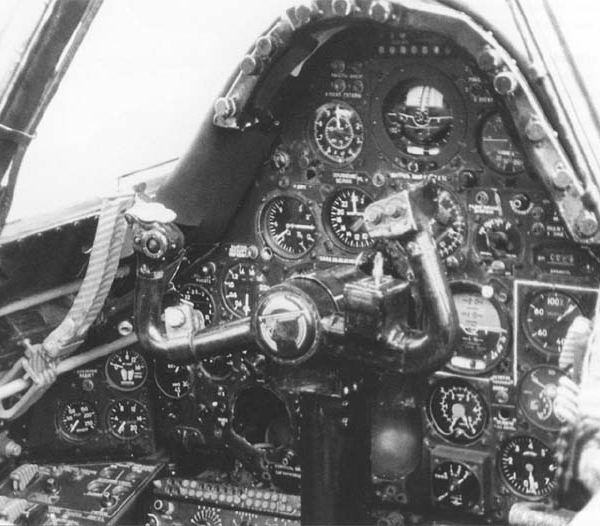 9.Приборная панель пилота Ту-128.