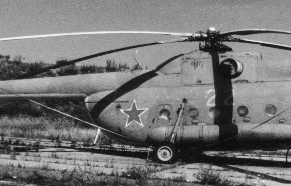 1.Ми-9 (Ми-8ИВ) ВВС СССР на стоянке.