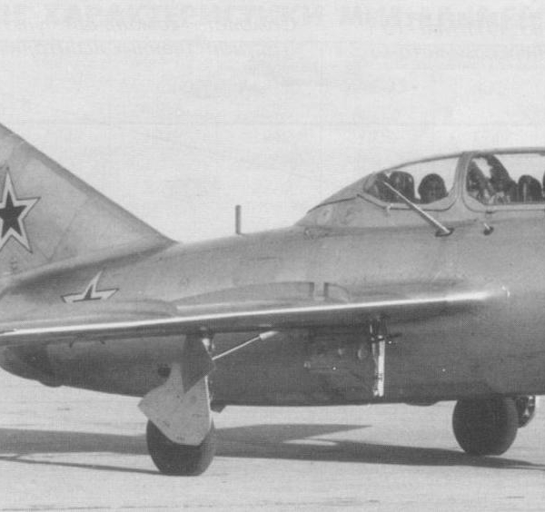 1.МиГ-15УТИ (СТ-7) с РЛС РП-1 Изумруд.