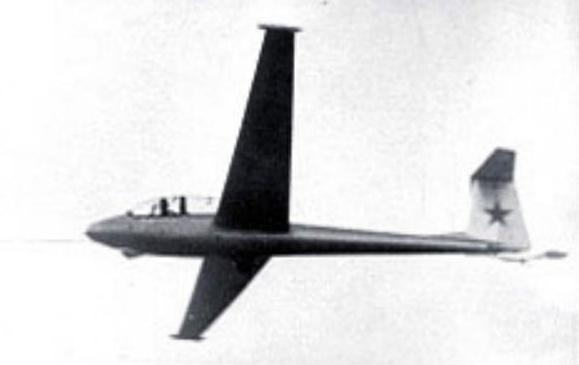 1.Планер СА-7у взлетает на буксире.