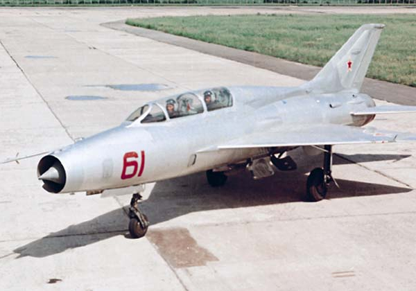 1.Прототип МиГ-21У (Е-6У-1).