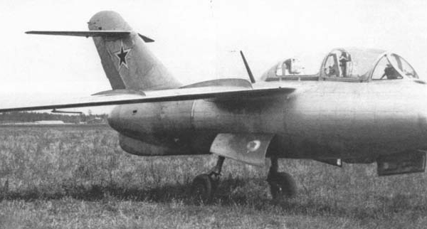 1.Учебно-тренировочный самолет Ла-15УТИ (самолет 180).