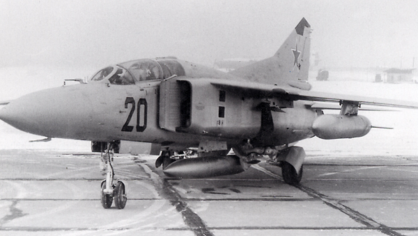 2.1-ый сер. МиГ-23УБ Иркутского машиностроительного з-да. Декабрь 1970 г.
