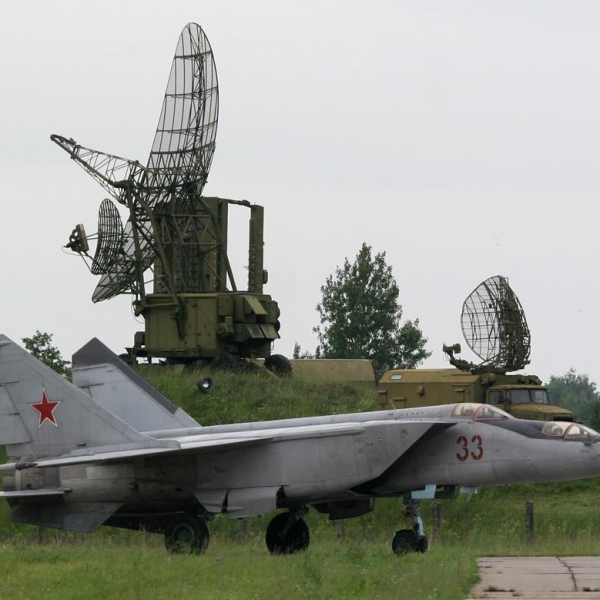 2.МиГ-25РУ на аэродроме Шаталово. Июнь 2009 г.