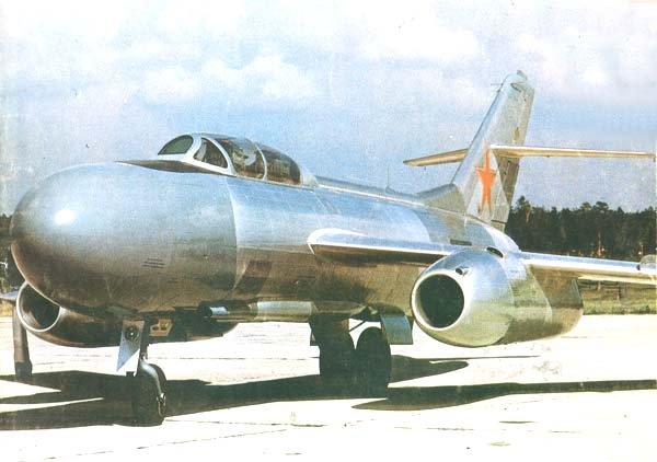 2.Опытный Як-25Р.