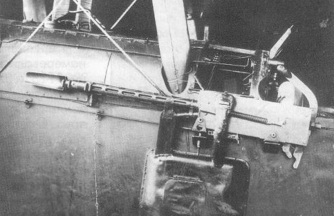 2.Пулемет ПВ-1 на левом борту Р-1.