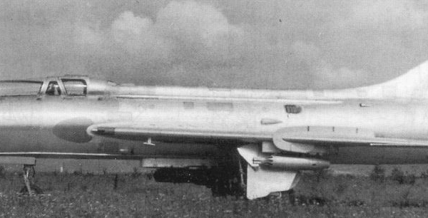 2.Су-7У на стоянке. 2