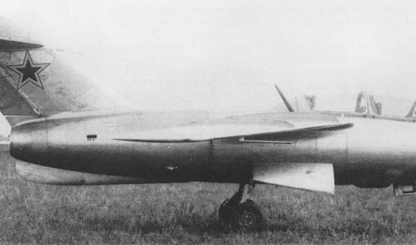 2.Учебно-тренировочный самолет Ла-15УТИ (самолет 180).
