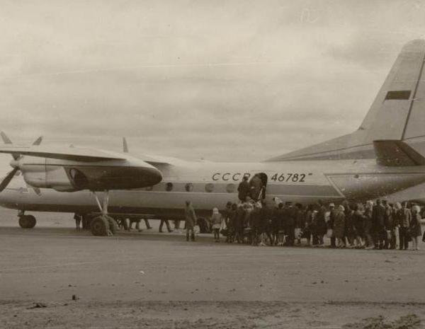 3.Ан-24 на аэродроме в Кургане. 1965 г.