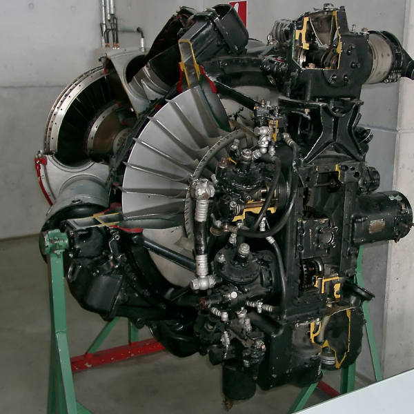 3.Двигатель ВК-1 в разрезе.