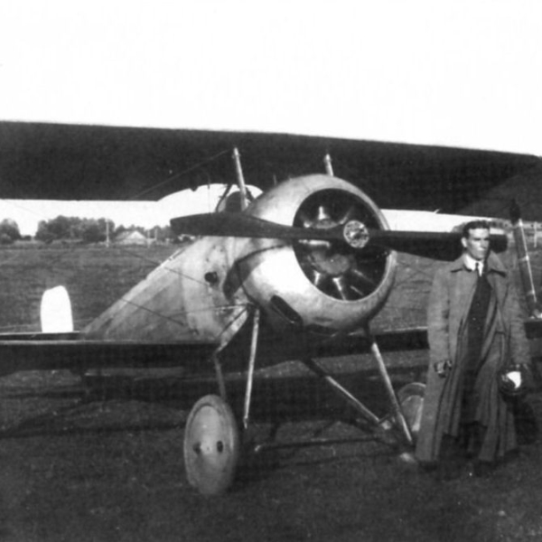 3.Nieuport N.24bis на полевом аэродроме.