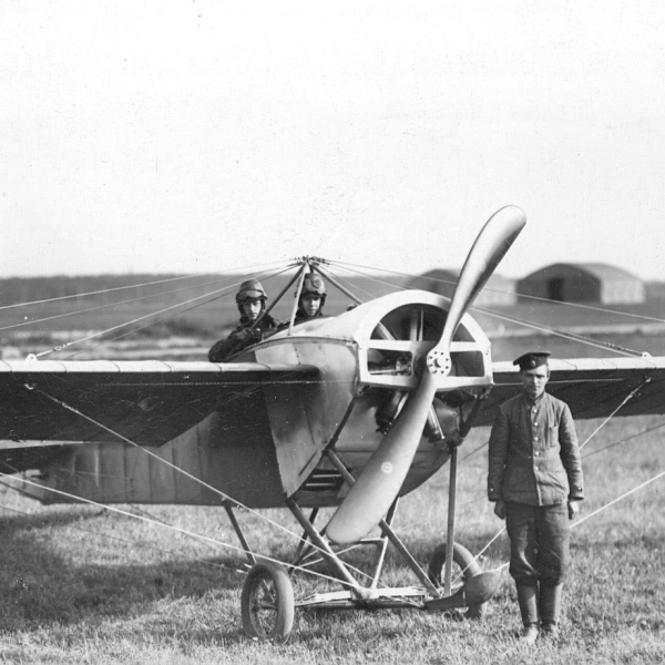 3.Перед вылетом на Nieuport.IV. Гатчинская авиашкола. 1913 г.