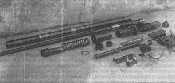 3.Пушка НС-23 с газоотводной трубой в разобранном виде.