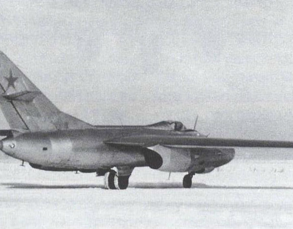 3.Серийный Як-25РВ.