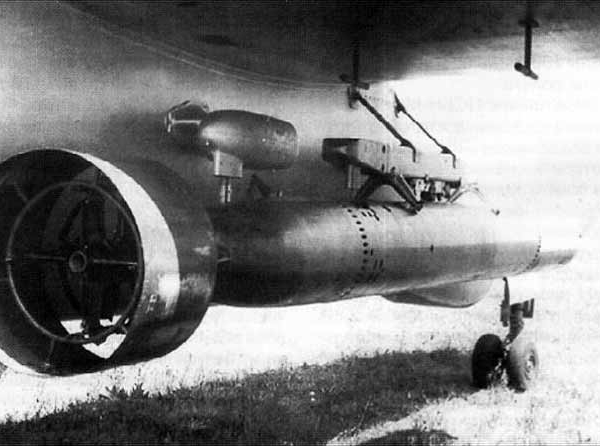 4.Торпеда низковысотного торпедометания 45-56НТ на подвеске Ил-28Т.
